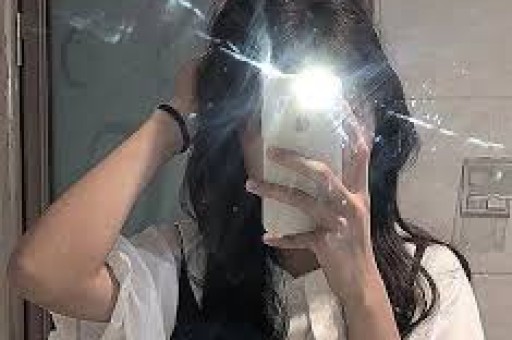 河南一男子闯入女澡堂打人洗浴中心：他进去打他媳妇；涉事男子已被警方控制